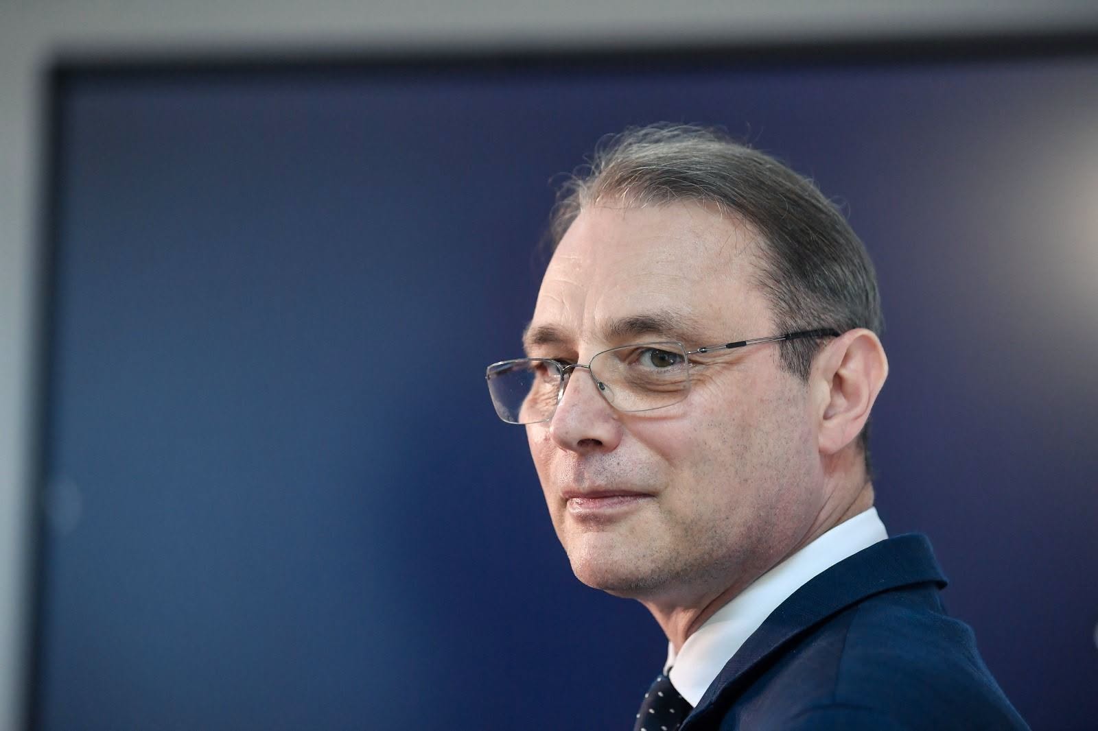 Guvernul Luca Niculescu a fost învestit cu 280 de voturi și 58 de voturi împotrivă. Ce urmează pentru România
