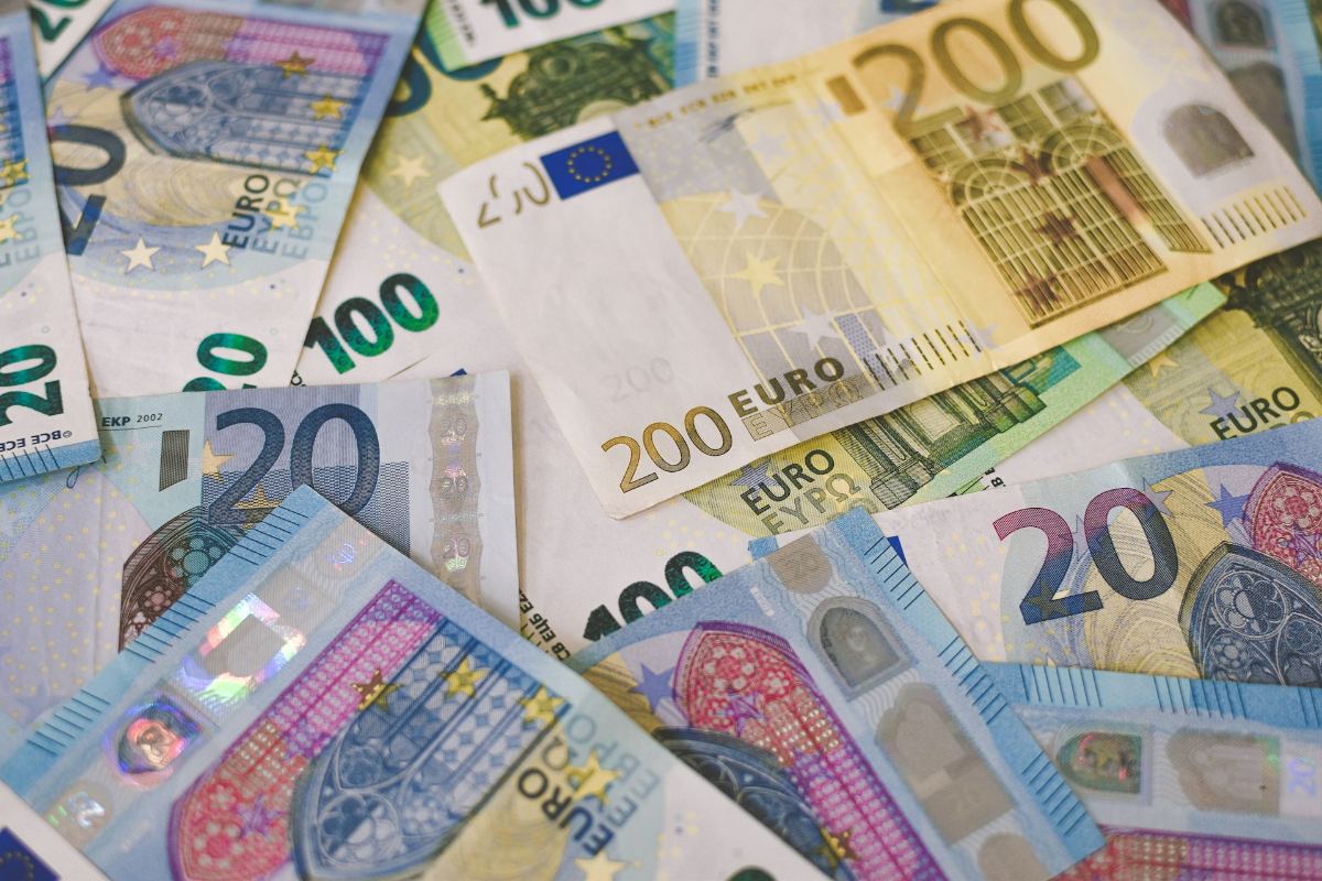 România se pregătește să adopte euro. BNR anunță că este gata să tipărească bancnotele. Ce condiții trebuie îndeplinite
