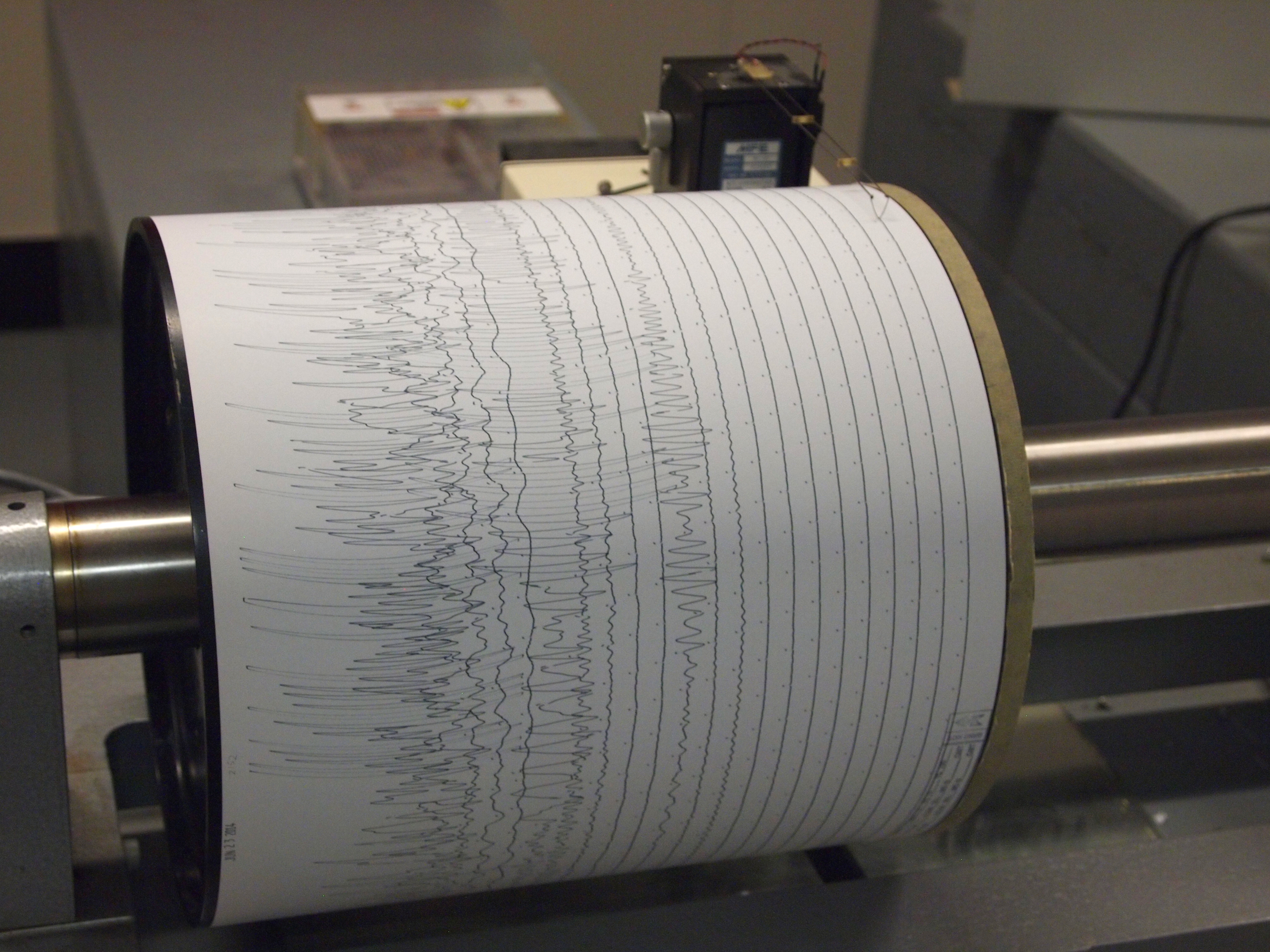 Cutremur de 4,8 în Vrancea, resimțit și în București. La ce adâncime s-a produs seismul