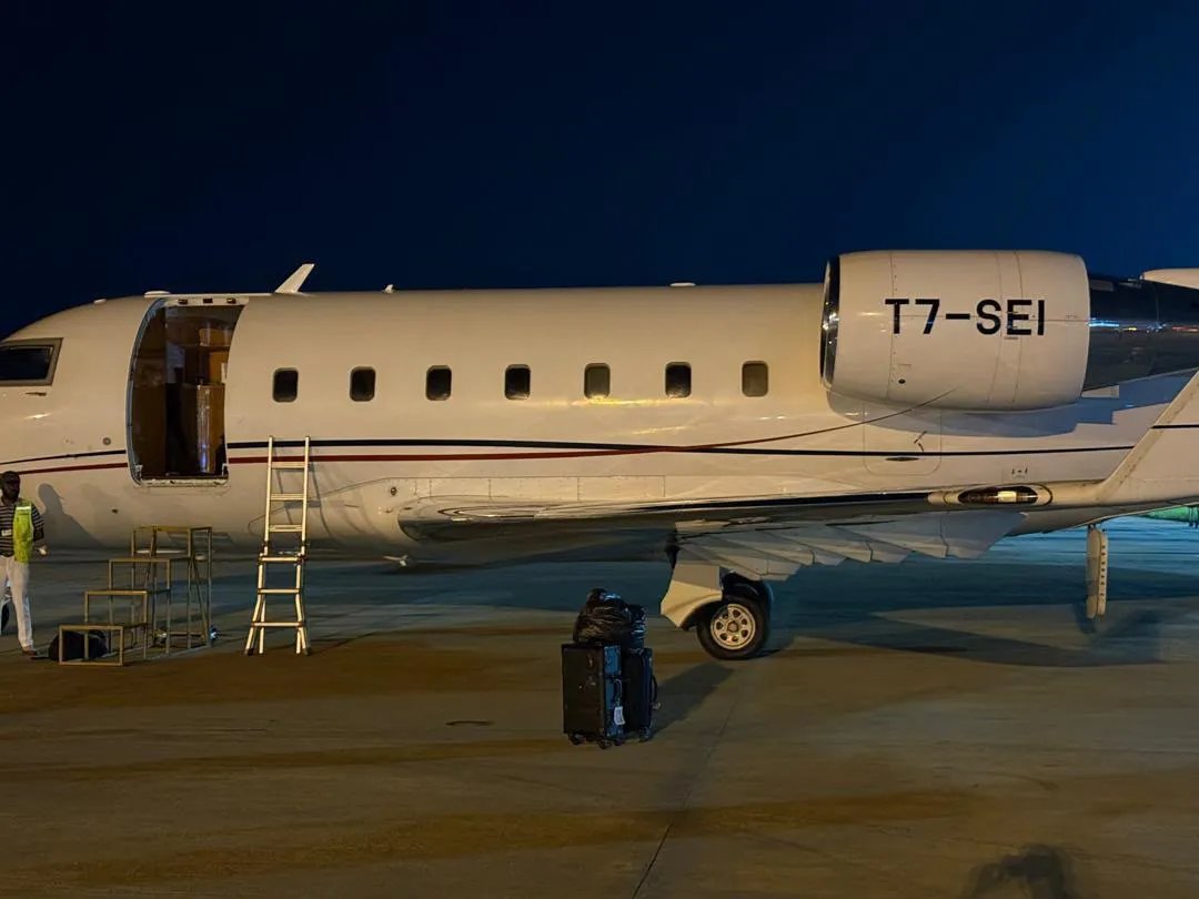 Panică la bordul unui avion privat, la scurt timp după decolare: „Mayday, Mayday, am pierdut ușa!”