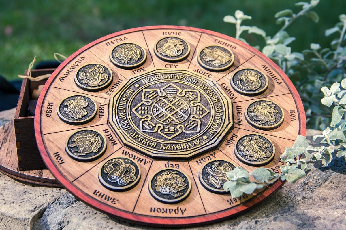 Horoscop 27 octombrie 2026. Dragoste pasională pentru două zodii și bani neașteptați pentru alți nativi