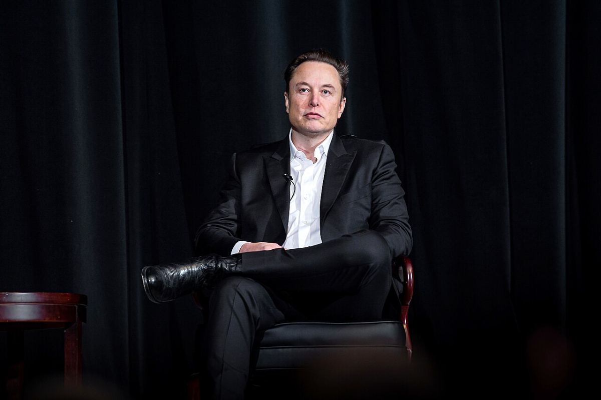 Elon Musk îi îndeamnă pe oameni să nu mai strângă bani pentru pensie: „Nu va mai conta. Oricine va avea orice își dorește”