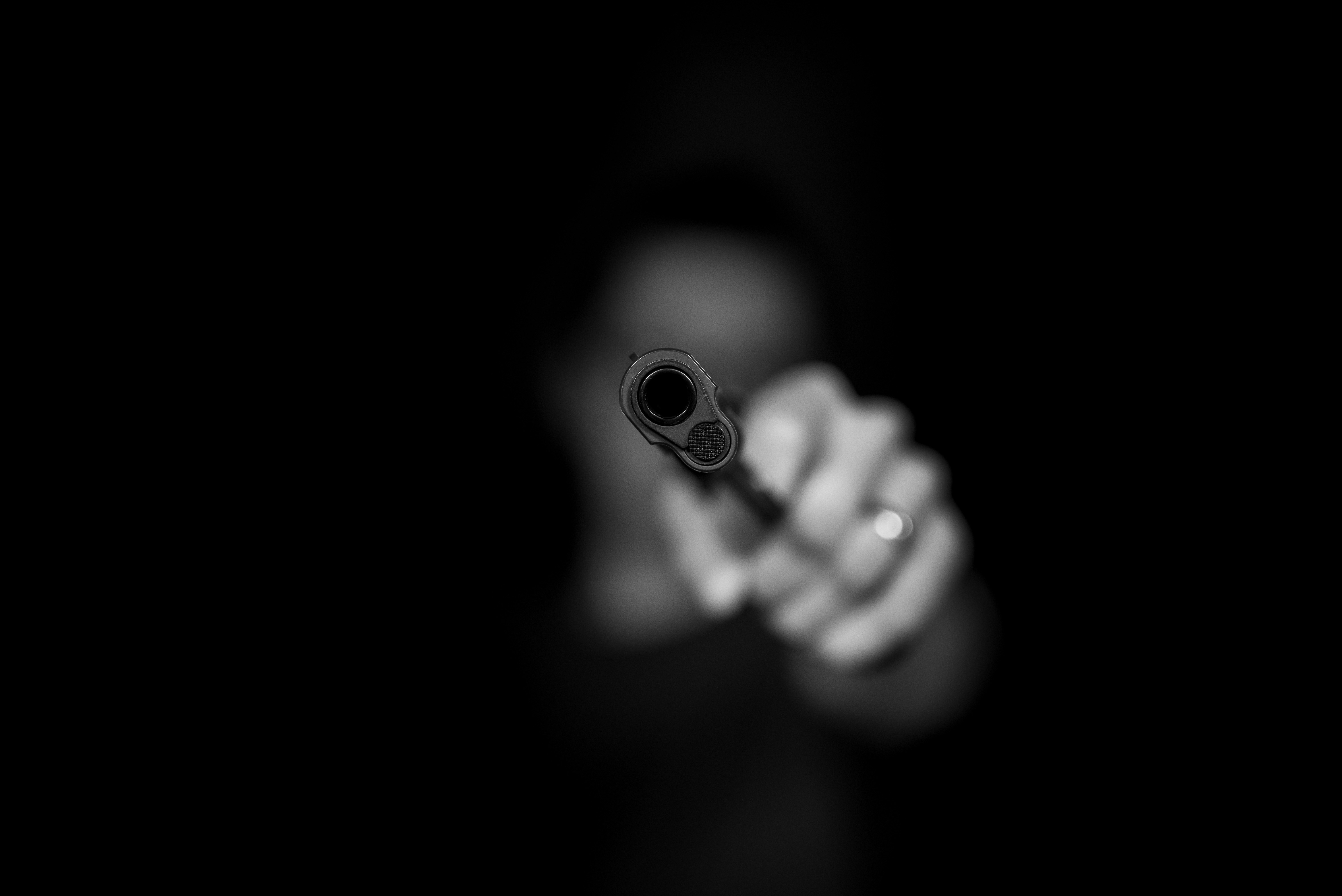 Pistolul de autoapărare cu bile de cauciuc care costă 6.490 de lei. Ce prevede legea în România